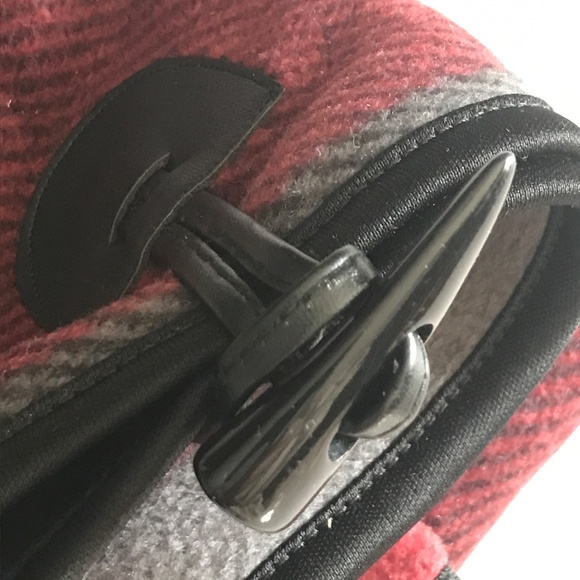 Serra Toggle Front Wrap Plaid Fleece Reversible to Black Poncho - Picture 3 of 6